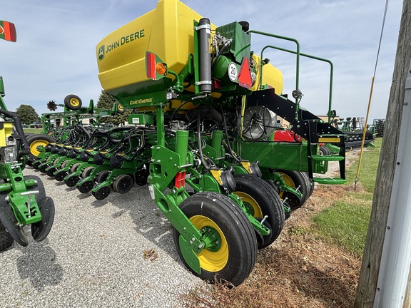 Used 2024 John Deere 1775NT Planters: Drawn at Koenig Equipment in Urbana, OH - Photo2