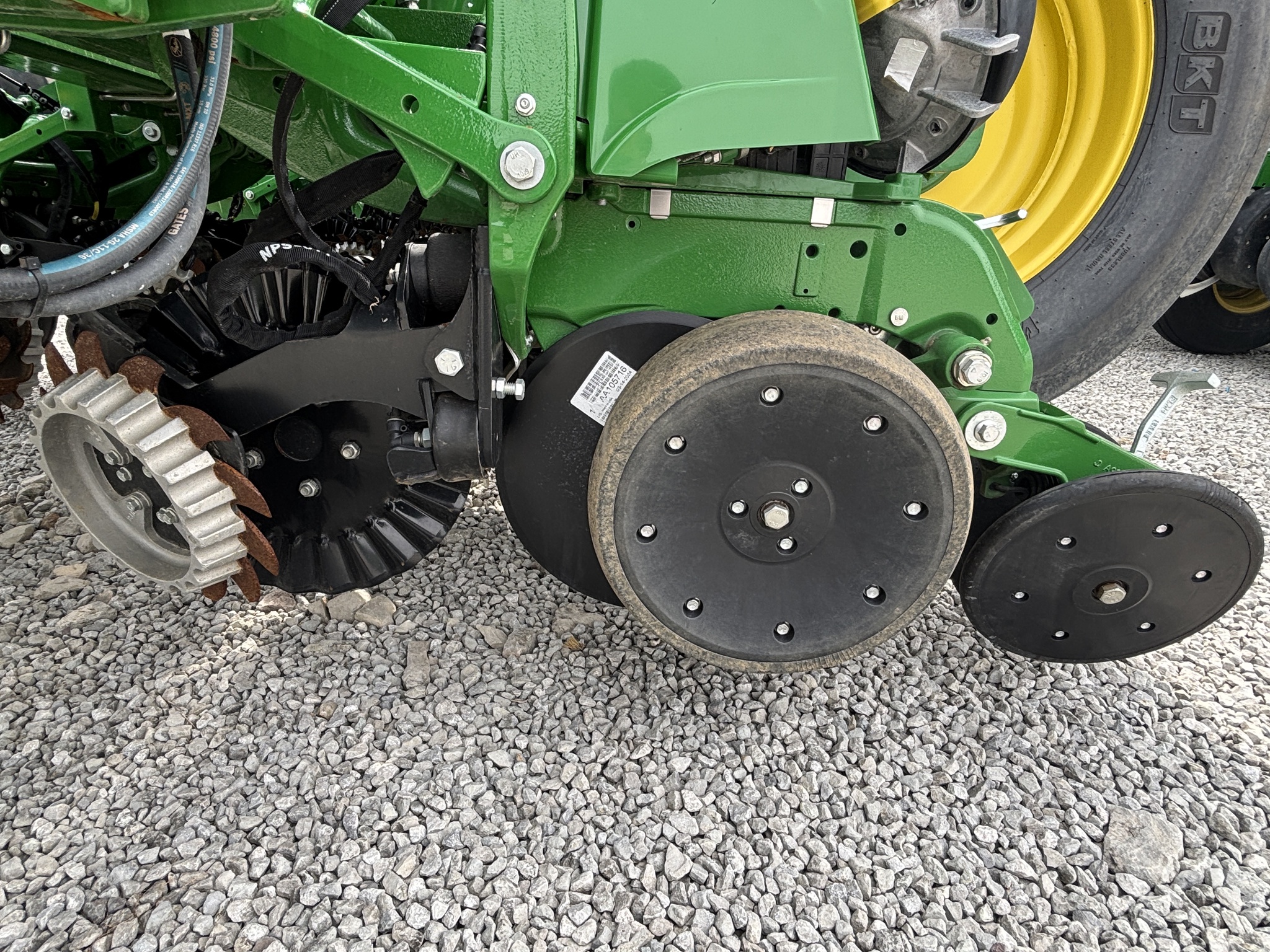 Used 2024 John Deere 1775NT Planters: Drawn at Koenig Equipment in Urbana, OH - PhotoXL9