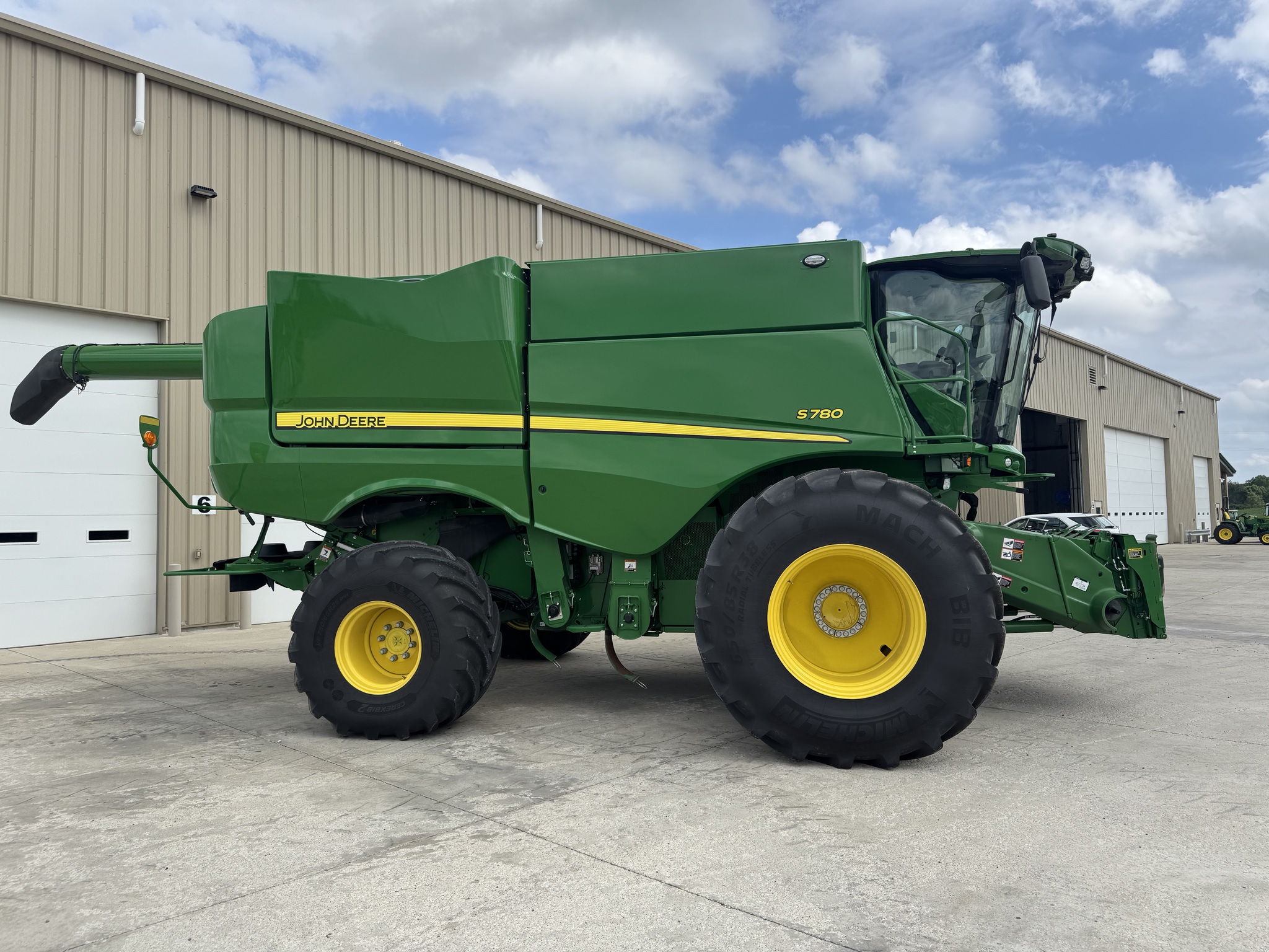2023 John Deere S780 Image 3