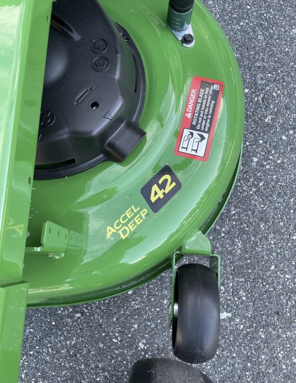 2025 John Deere Z315E Image 2