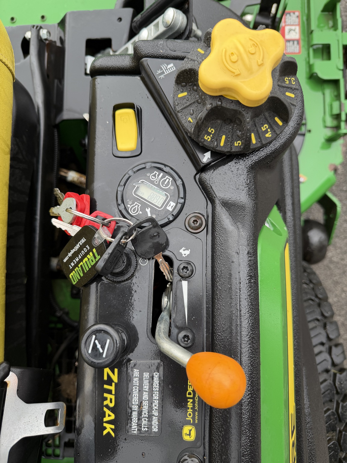 2022 John Deere Z970R Image 10