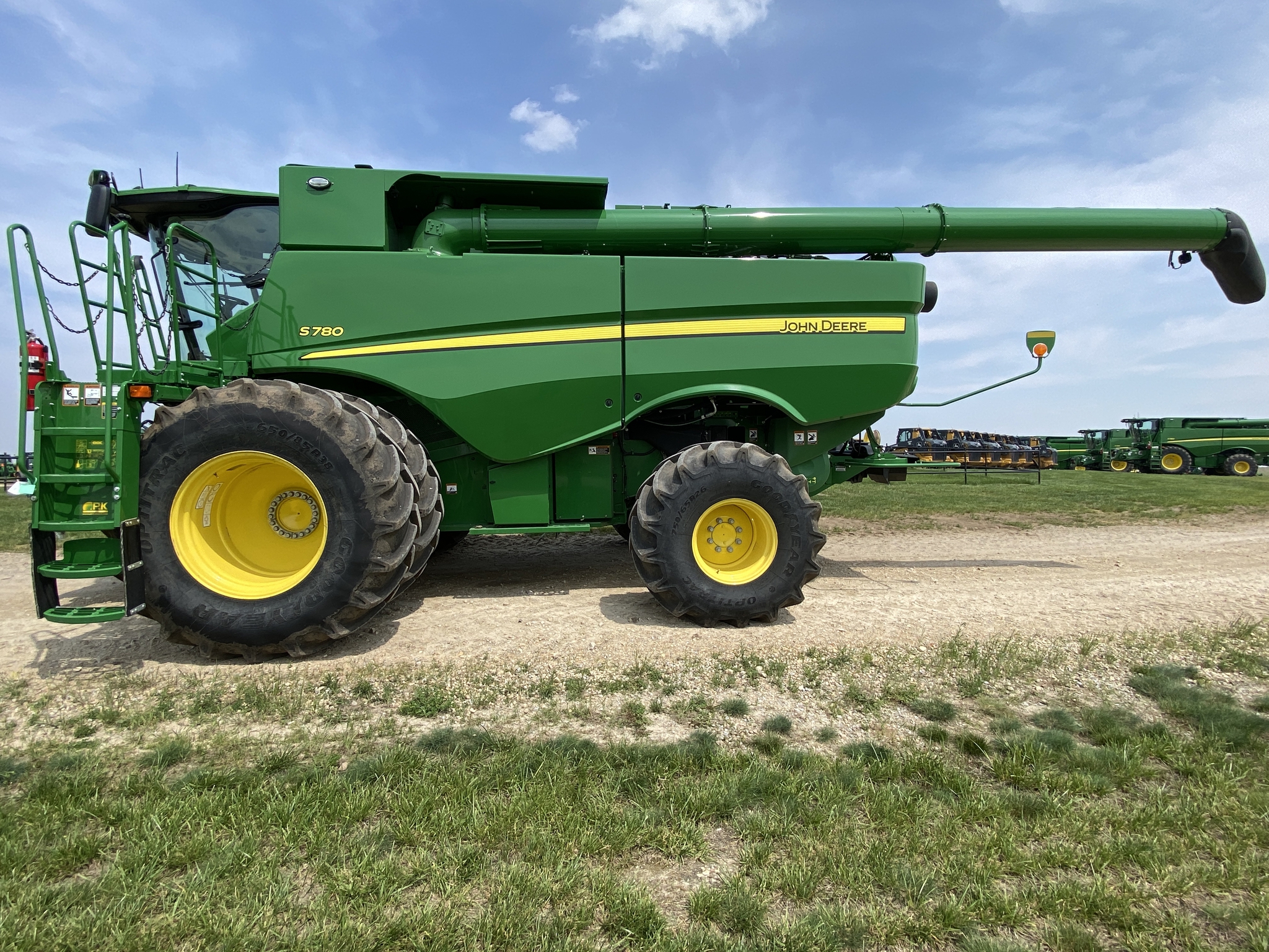 2023 John Deere S780 Image 8