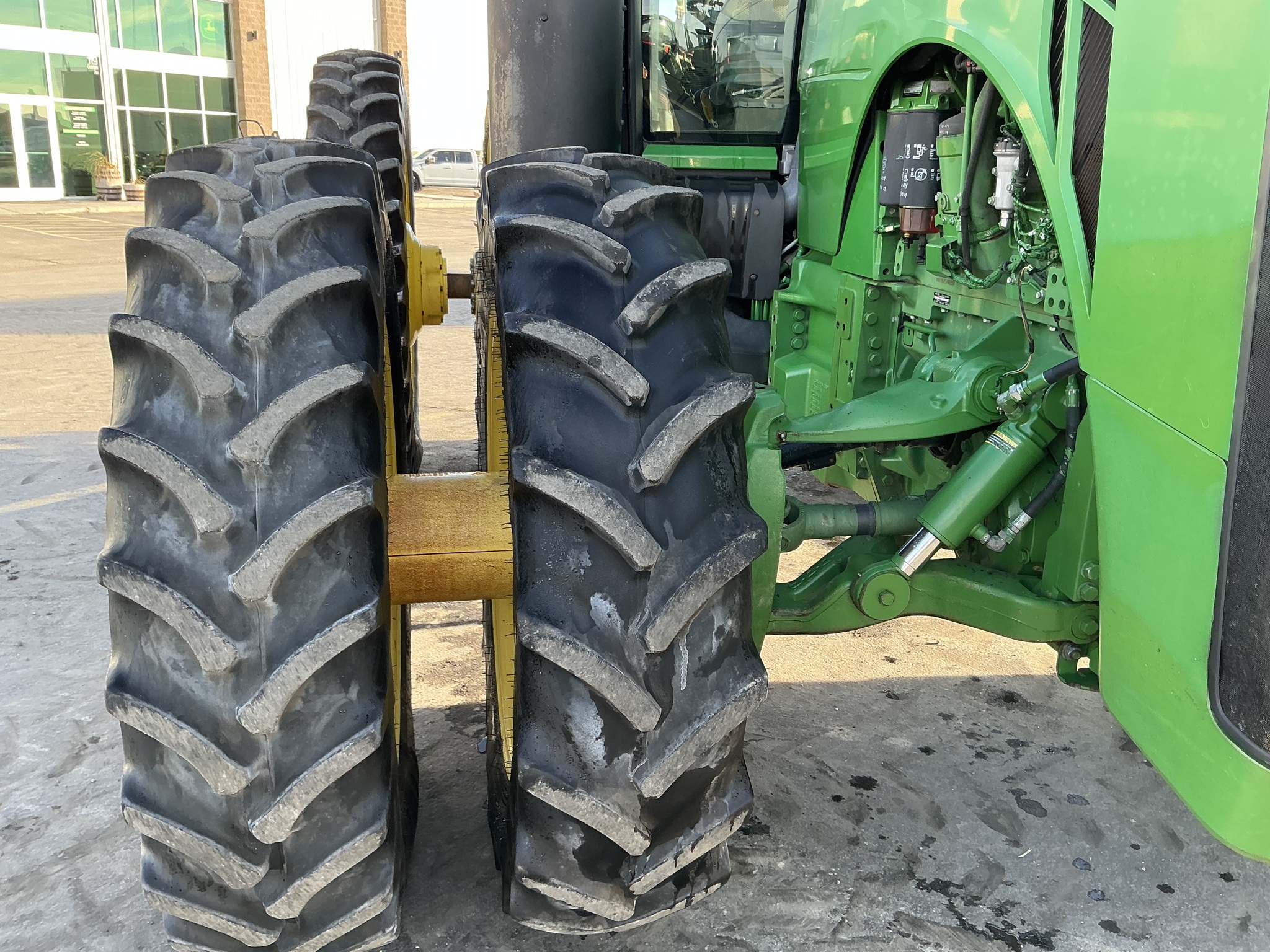 2014 John Deere 8360R Image 16