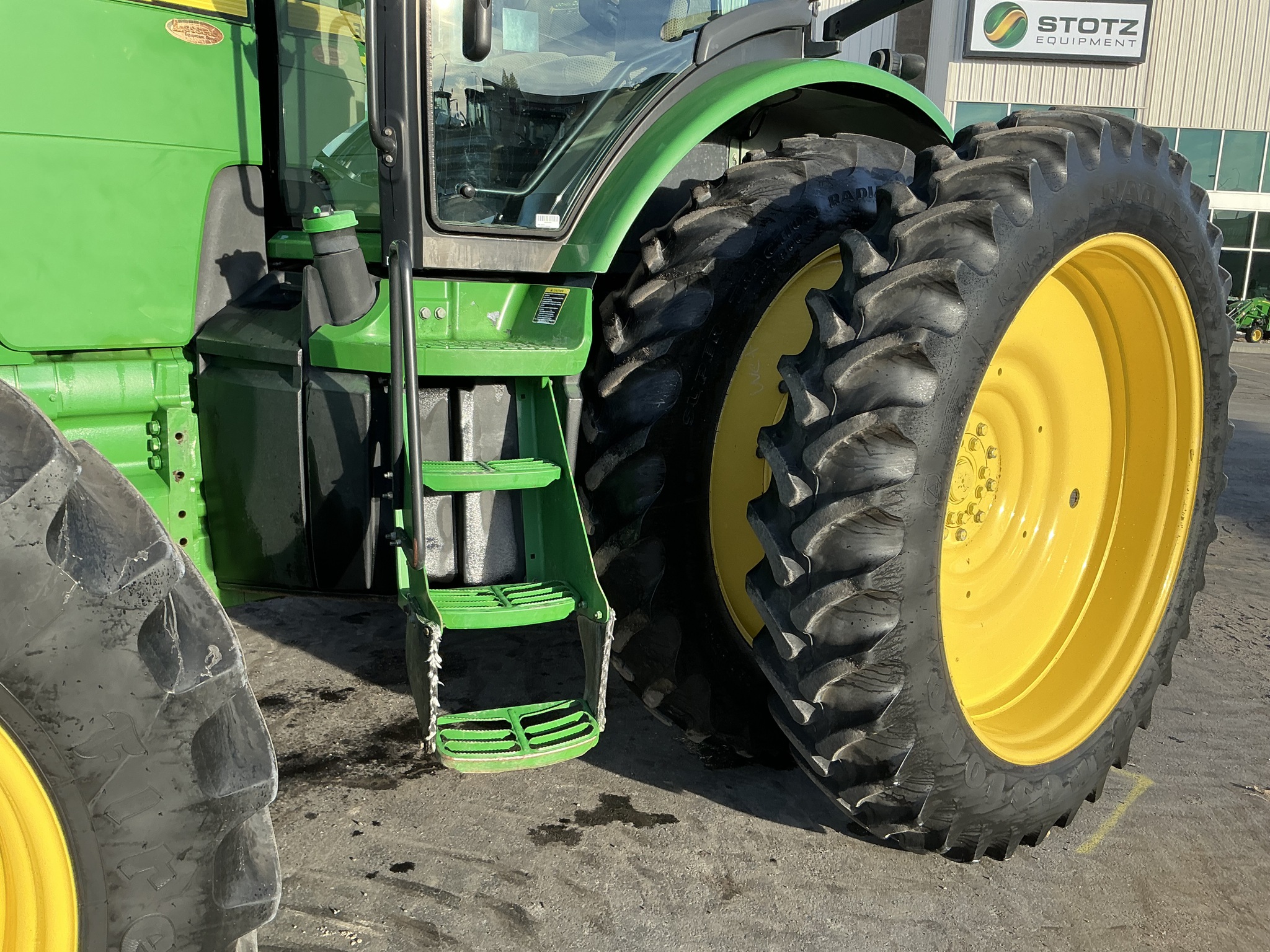 2014 John Deere 8360R Image 17
