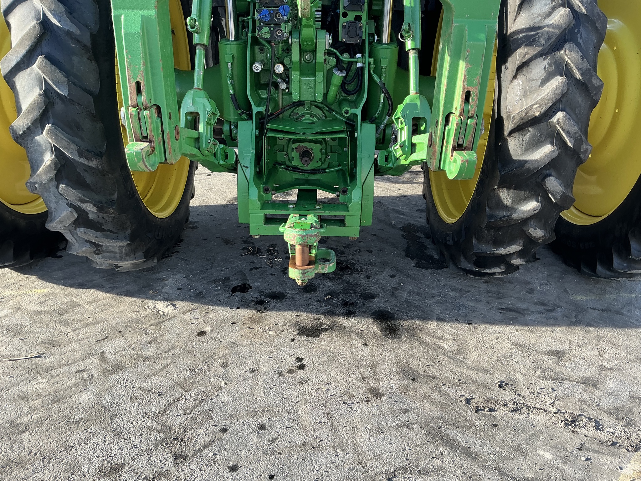 2014 John Deere 8360R Image 30