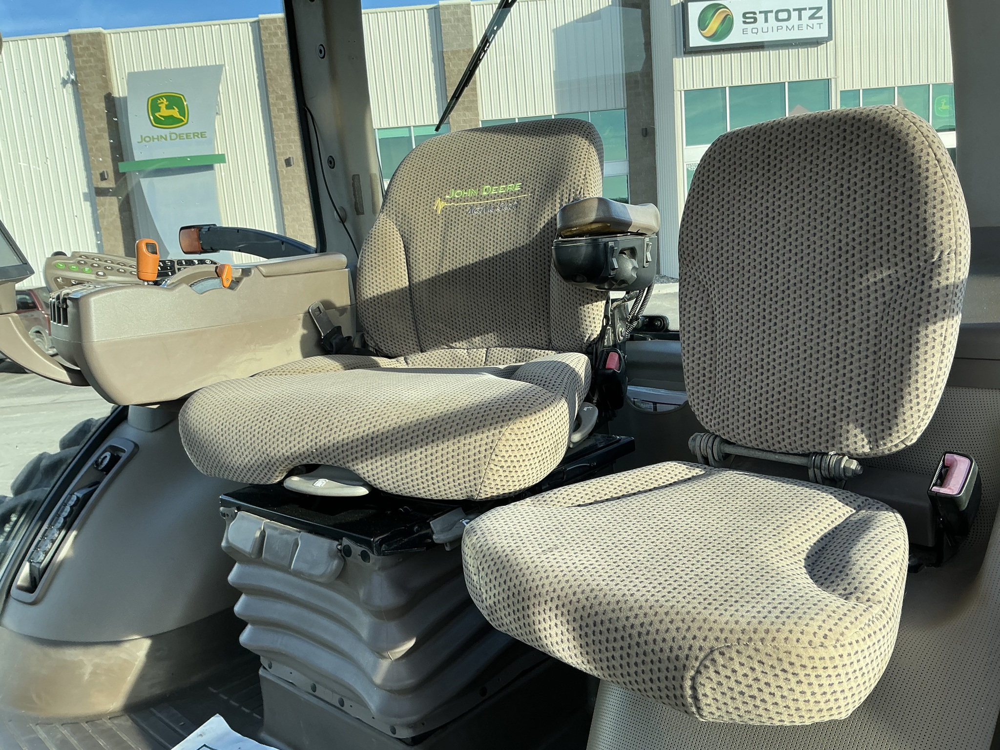 2014 John Deere 8360R Image 29