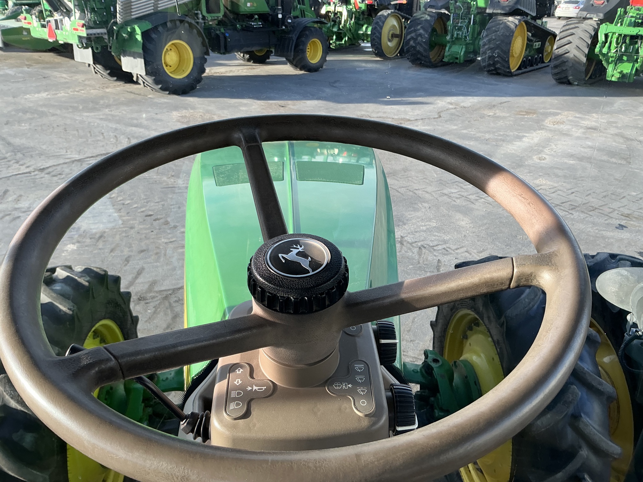 2014 John Deere 8360R Image 25
