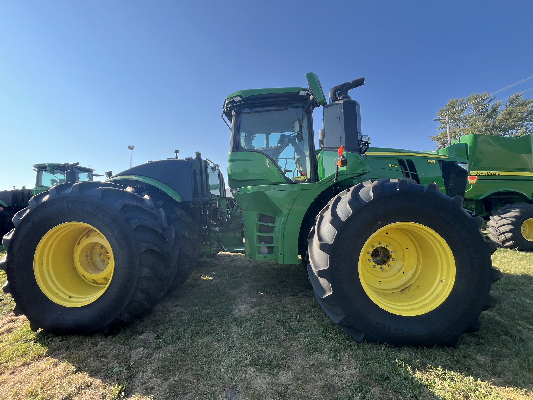  2024 John Deere 9R 540 at Heritage Tractor in Monmouth, IL