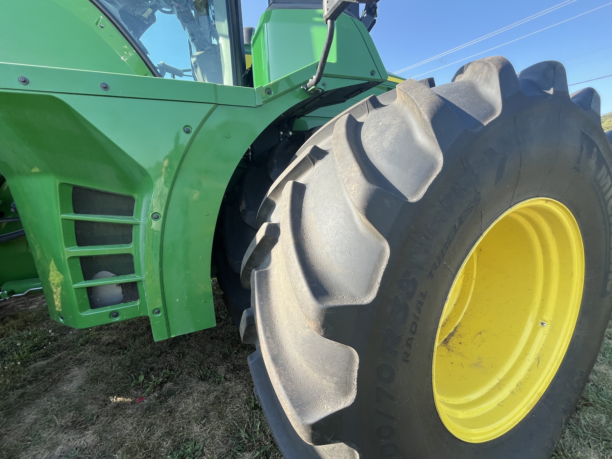  2024 John Deere 9R 540 at Heritage Tractor in Monmouth, IL
