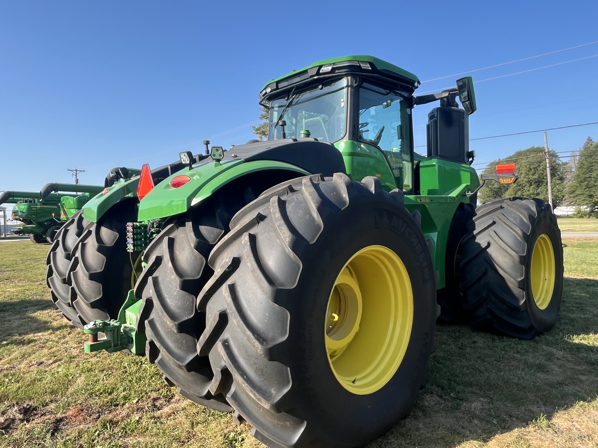  2024 John Deere 9R 540 at Heritage Tractor in Monmouth, IL