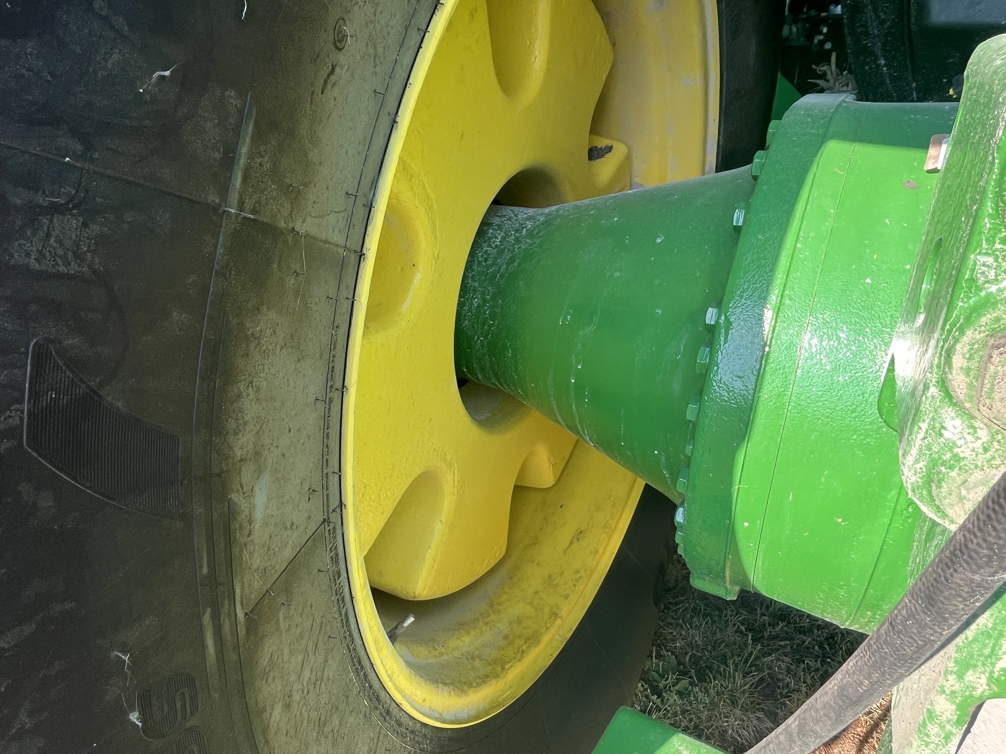  2024 John Deere 9R 540 at Heritage Tractor in Monmouth, IL