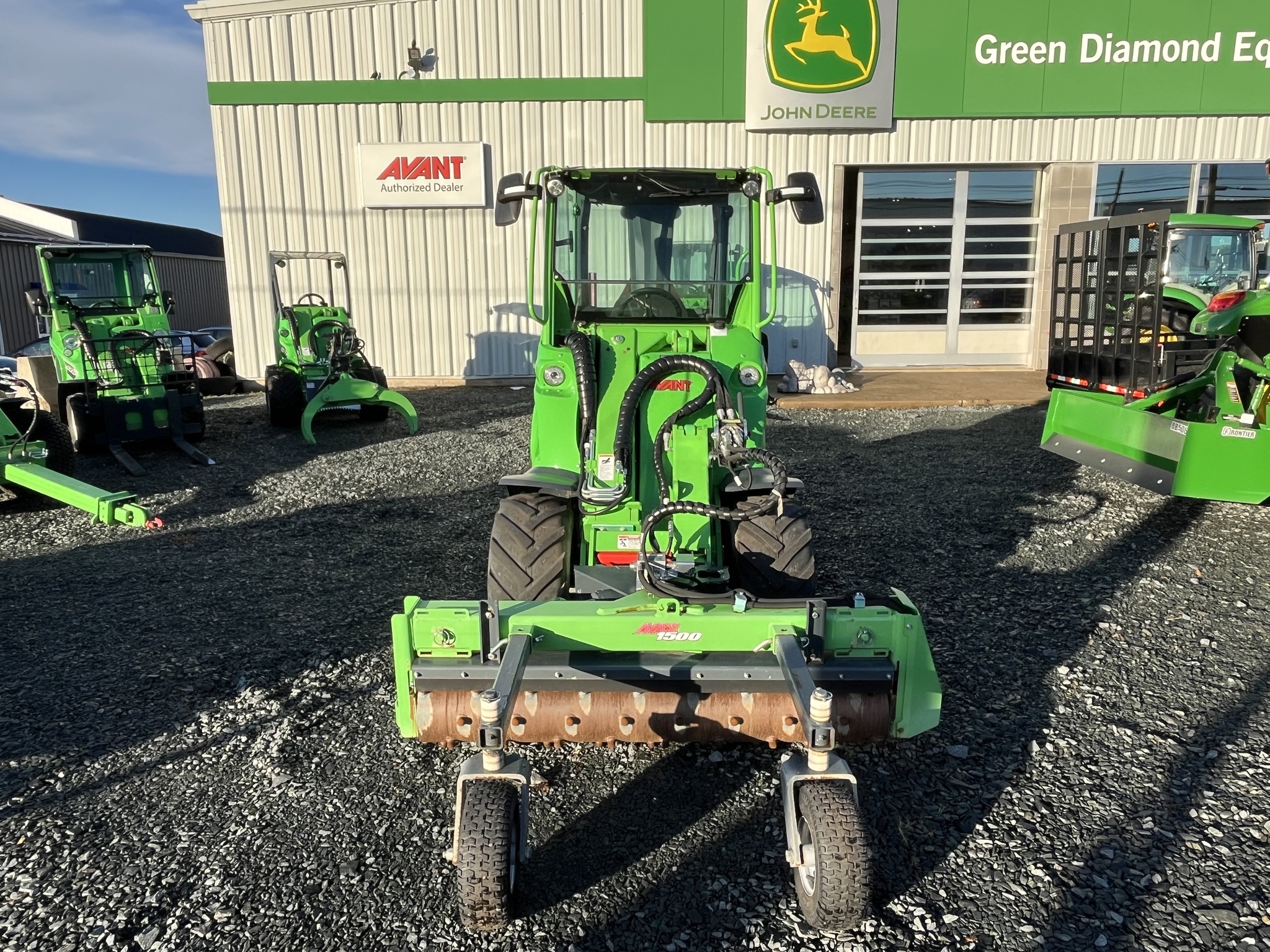 2023 Avant M530 Image 2