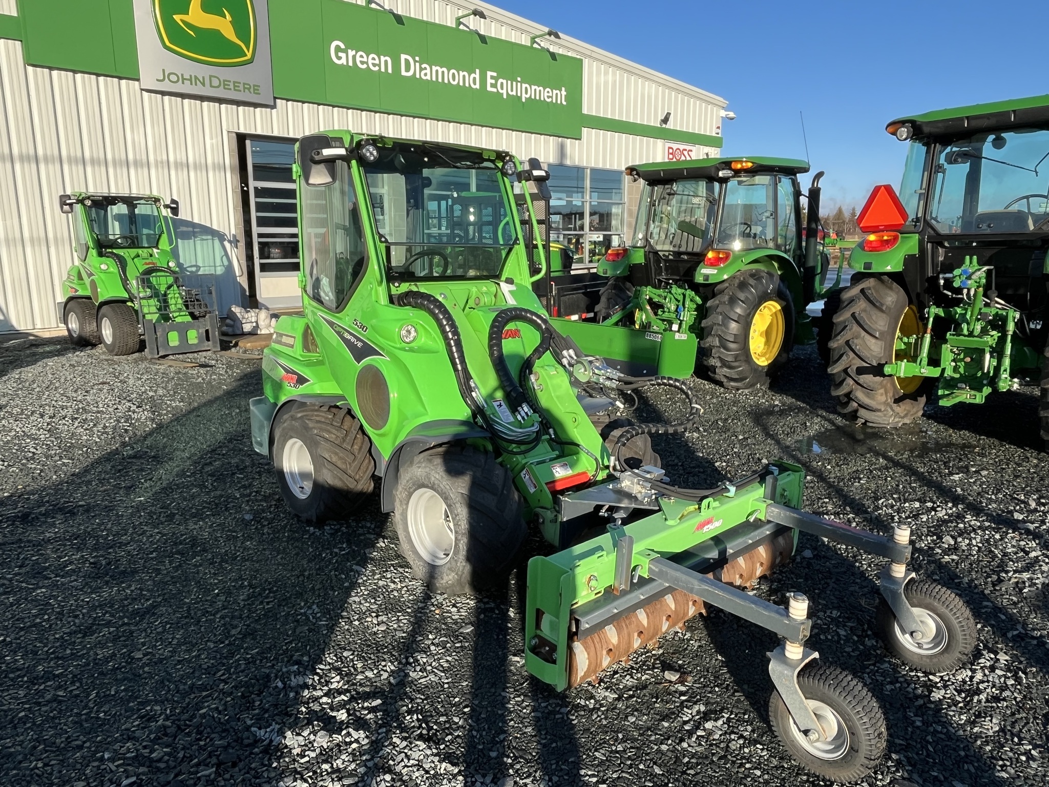 2023 Avant M530 Image 4