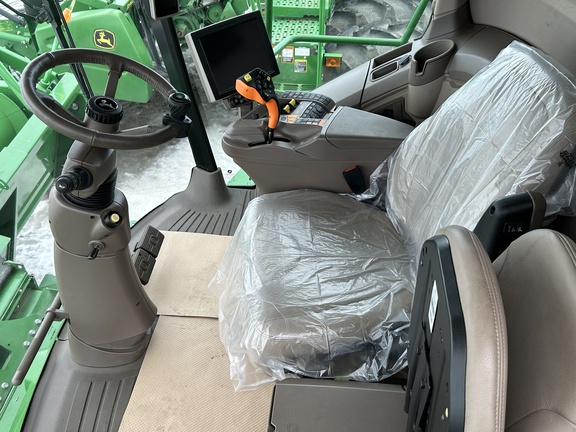 Used 2020 John Deere S790 Combines at Horizon Ag & Turf in Warburg, AB - Photo6