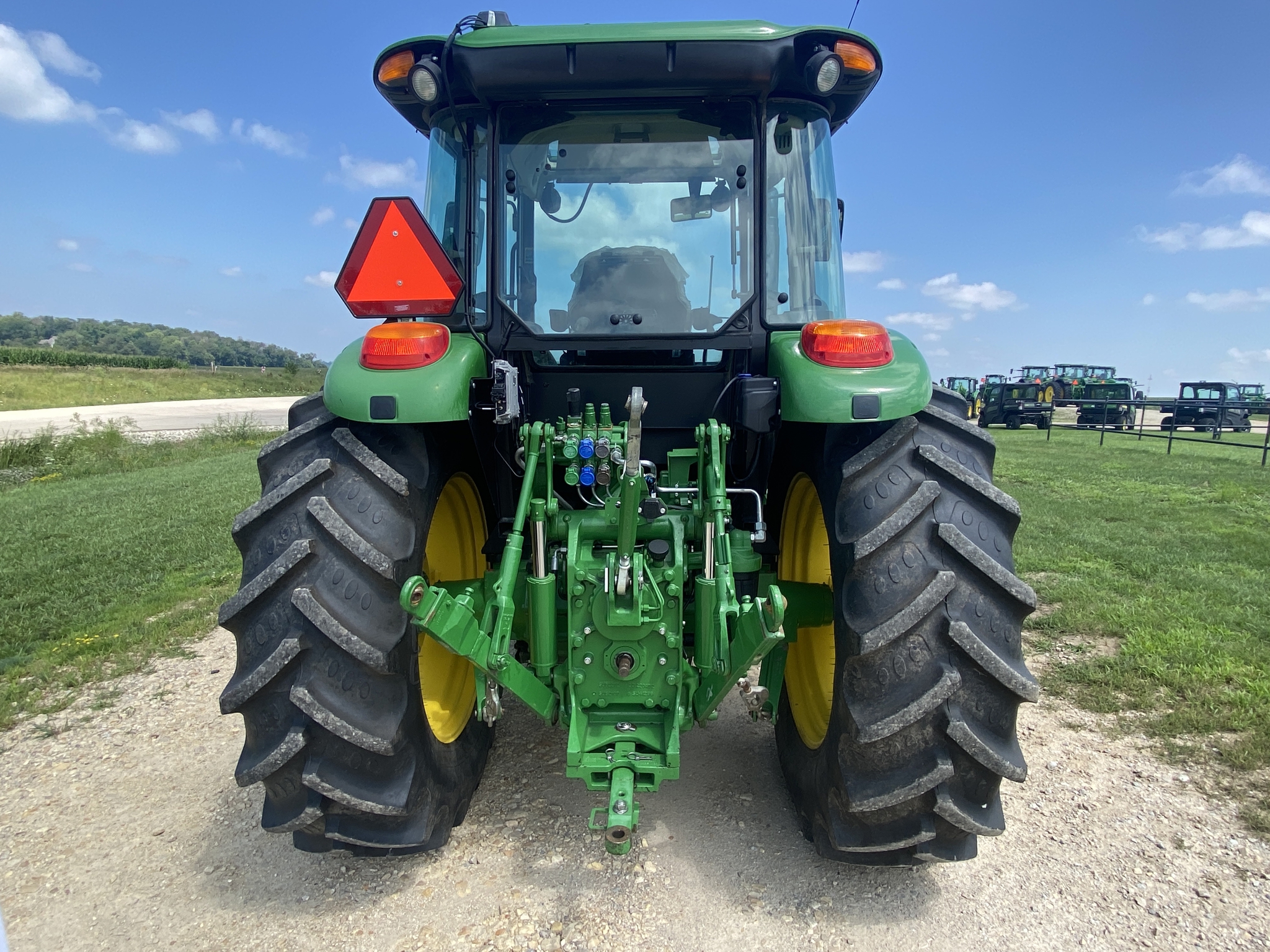 2023 John Deere 6105E Image 6
