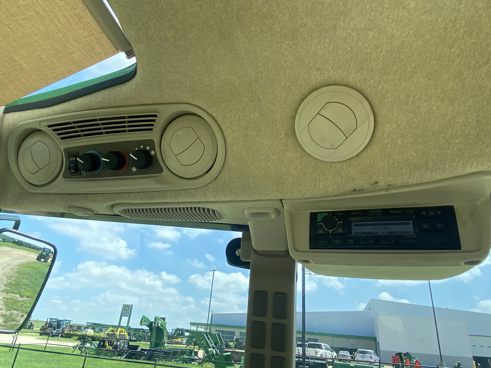 2023 John Deere 6105E Image 11