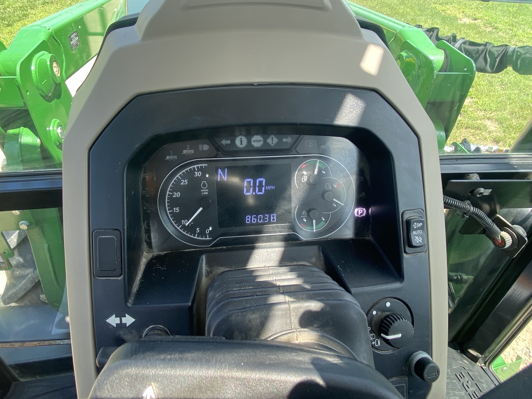 2023 John Deere 6105E Image 15