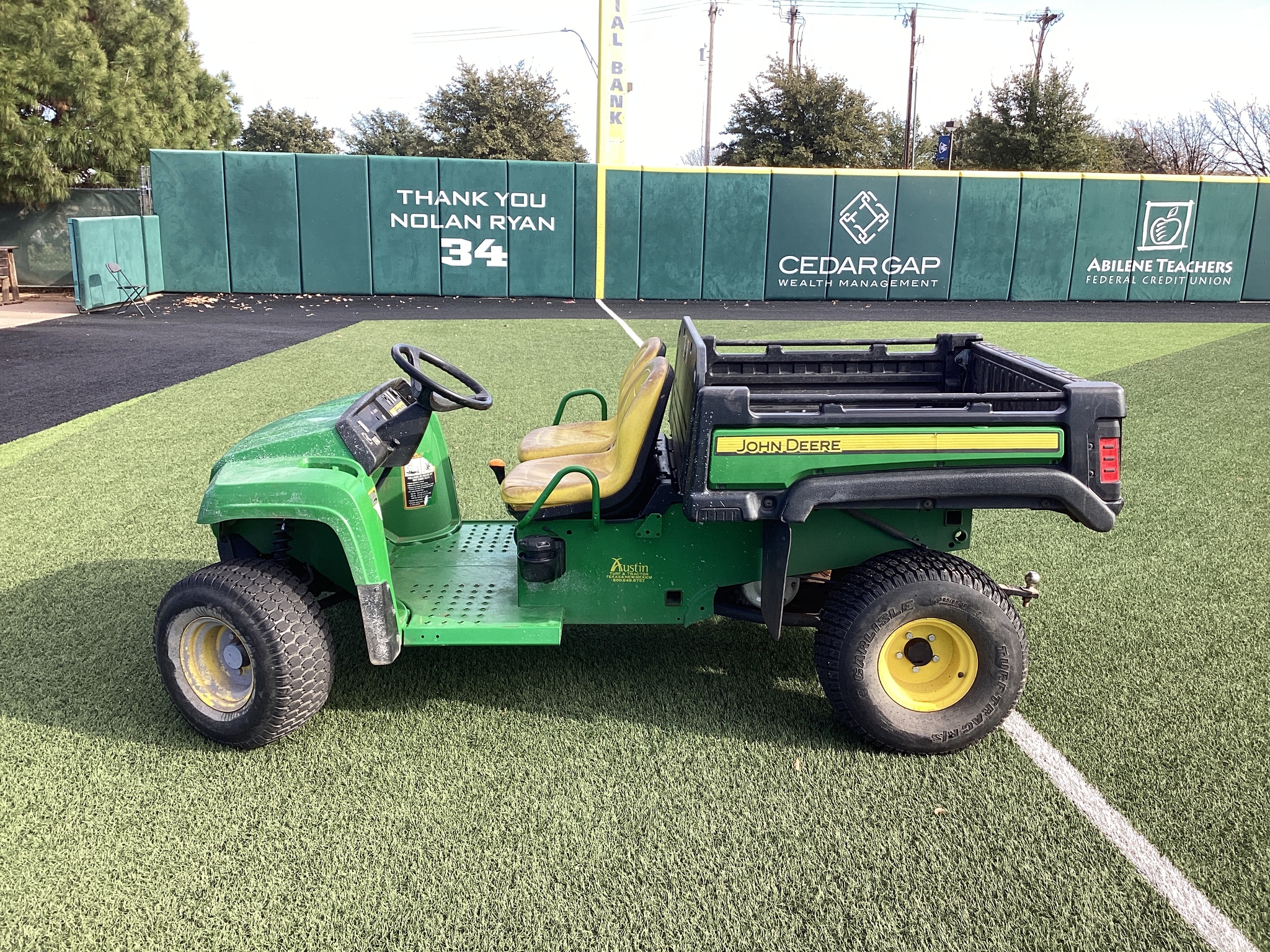 2020 John Deere TX 4X2 Image 1