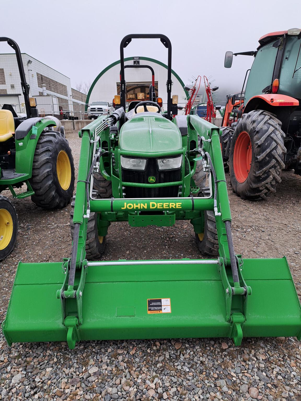 2023 John Deere 4044M Image 3