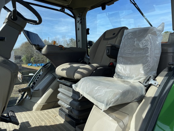 2024 John Deere 8R 310 Photo 5