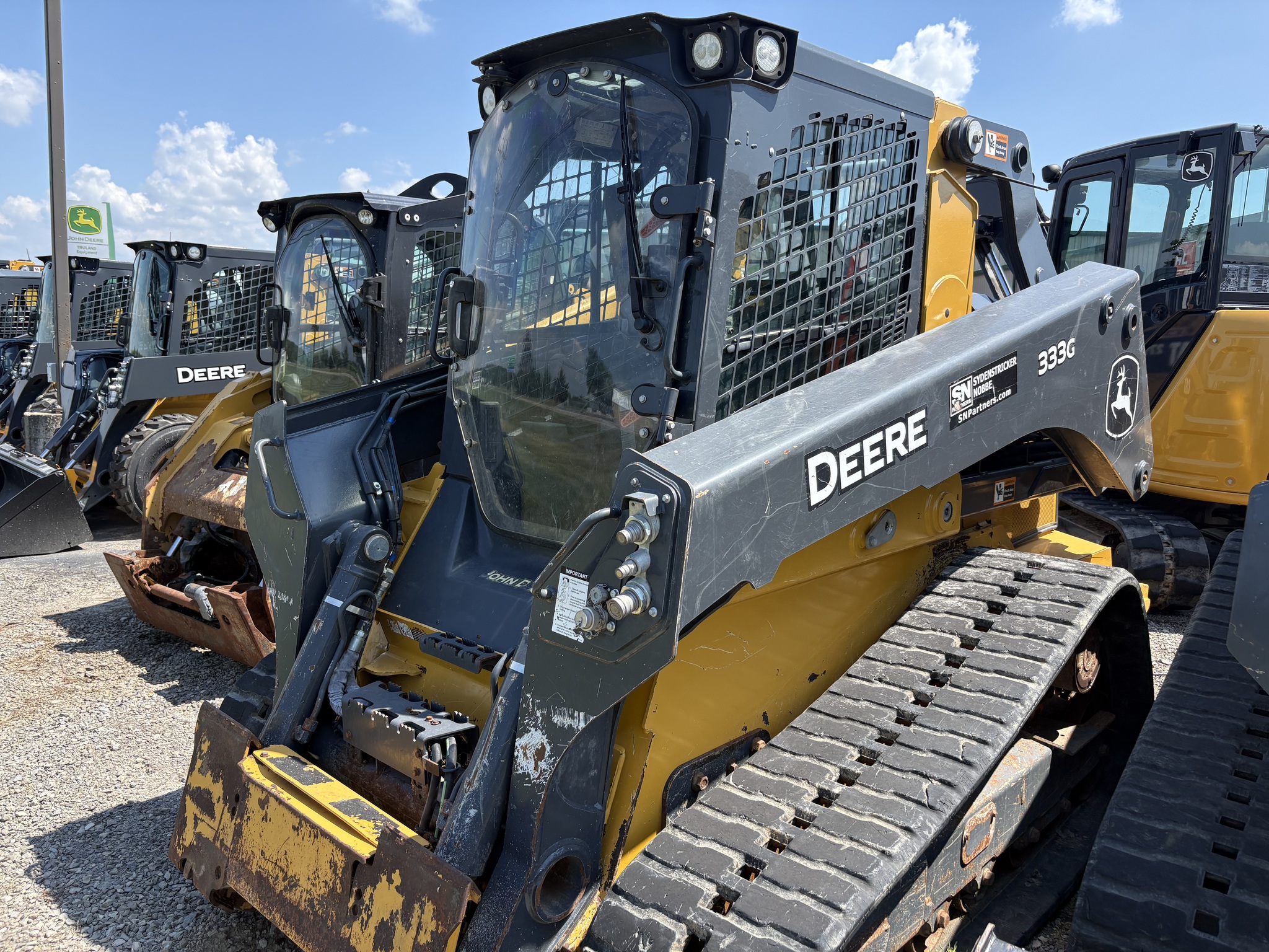 2021 John Deere 333G Image 2