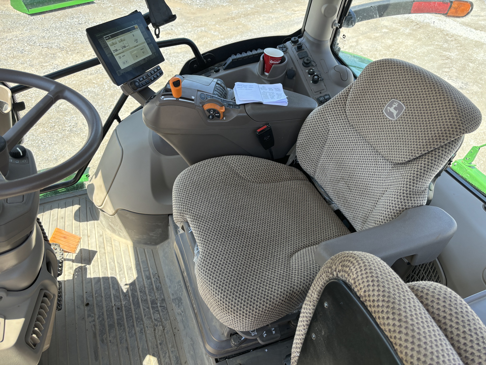2024 John Deere 6R 215 Image 23