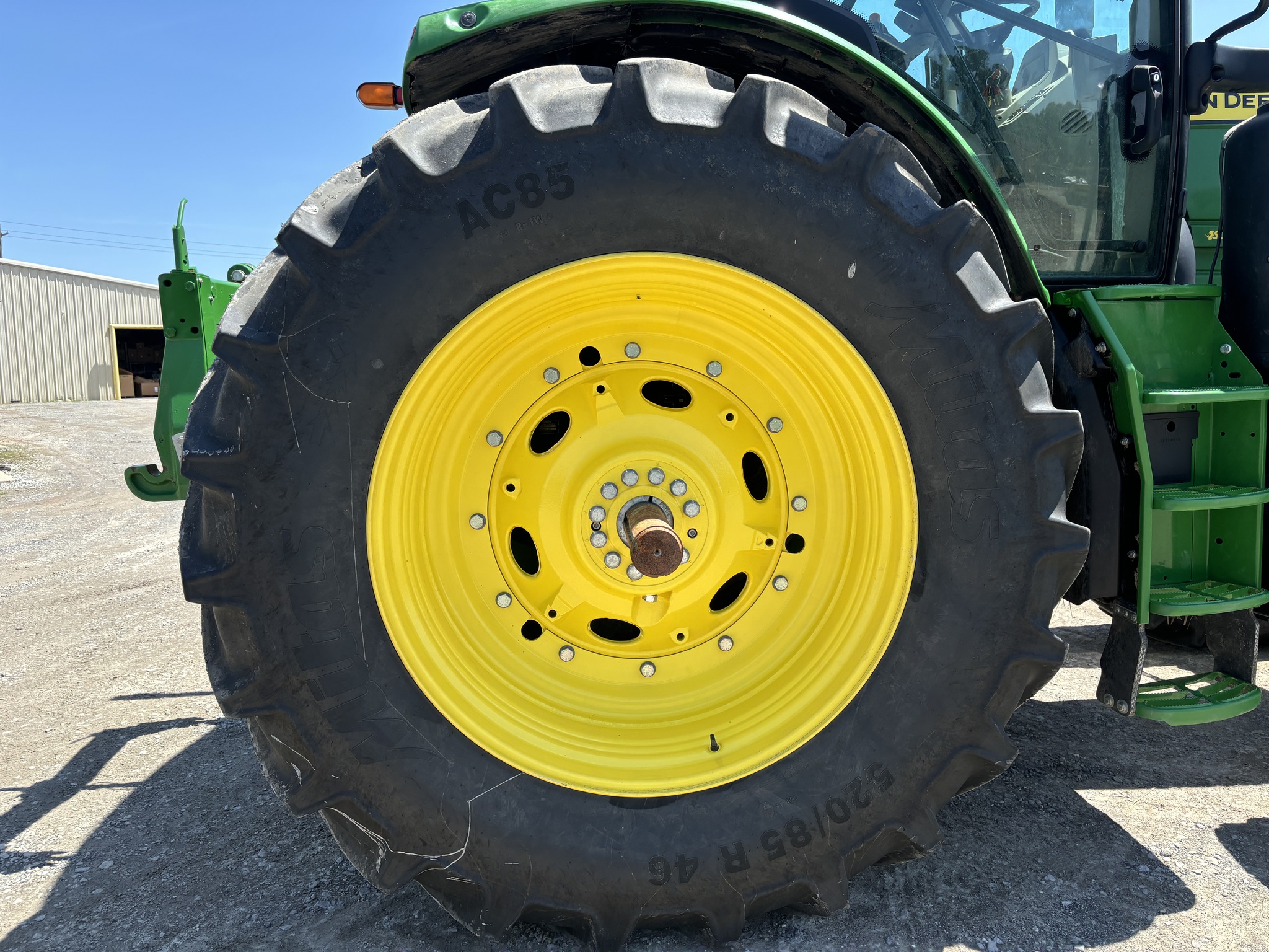 2024 John Deere 6R 215 Image 18