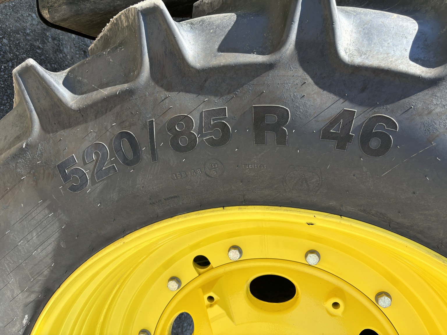 2024 John Deere 6R 215 Image 16