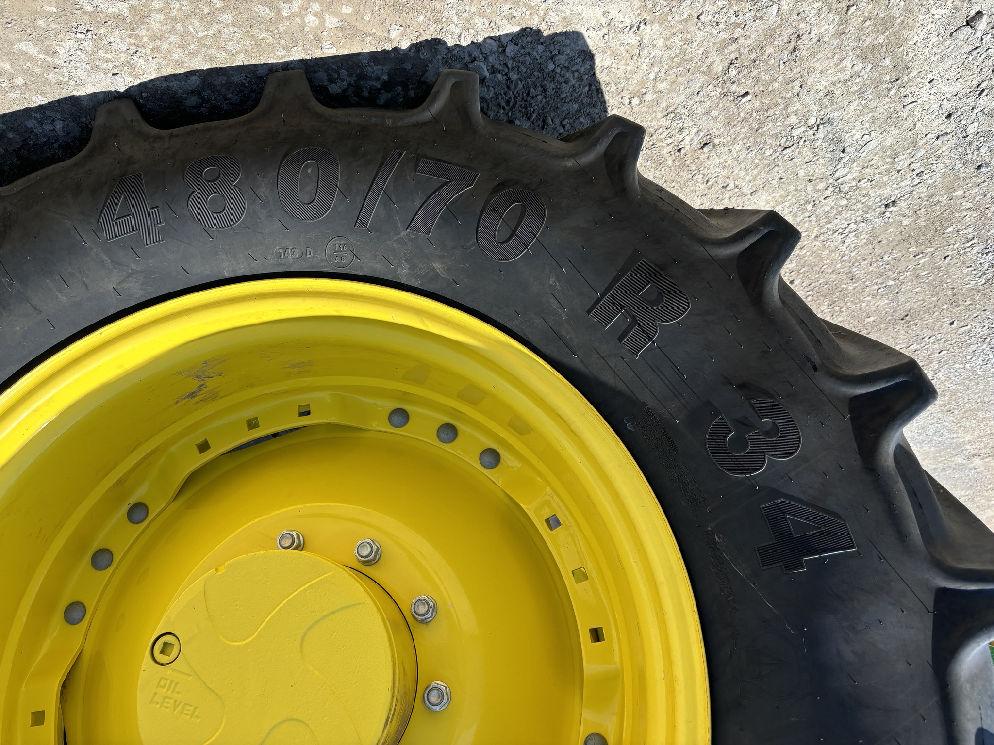 2024 John Deere 6R 215 Image 11