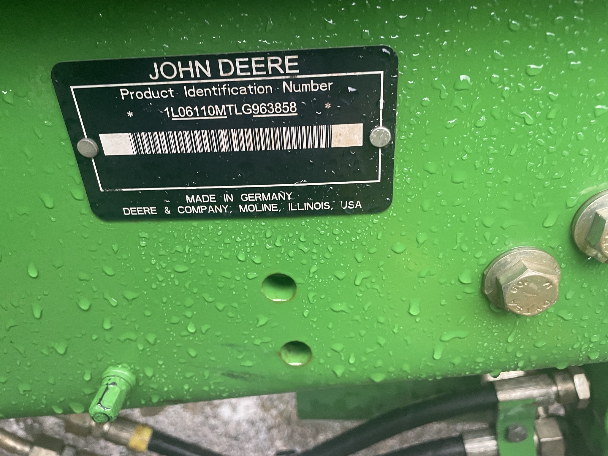 2020 John Deere 6110M Image 12