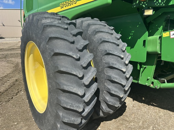 2003 John Deere 9750 STS (33rd thumbnail)