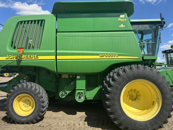 2003 John Deere 9750 STS (5th thumbnail)