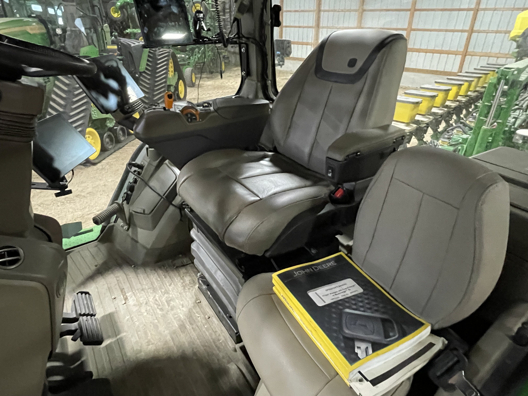  2024 John Deere 8R 370 at Heritage Tractor in Dixon, IL