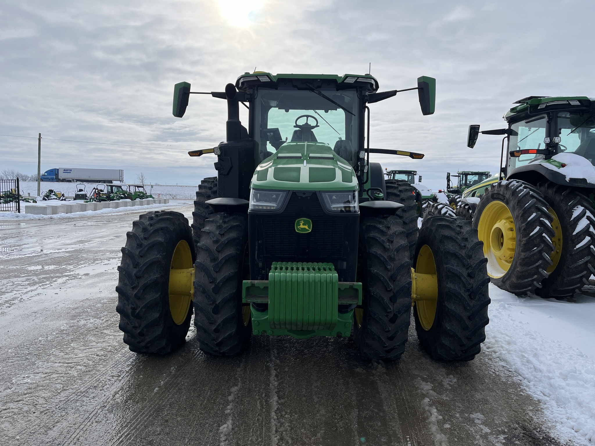  2024 John Deere 8R 370 at Heritage Tractor in Dixon, IL