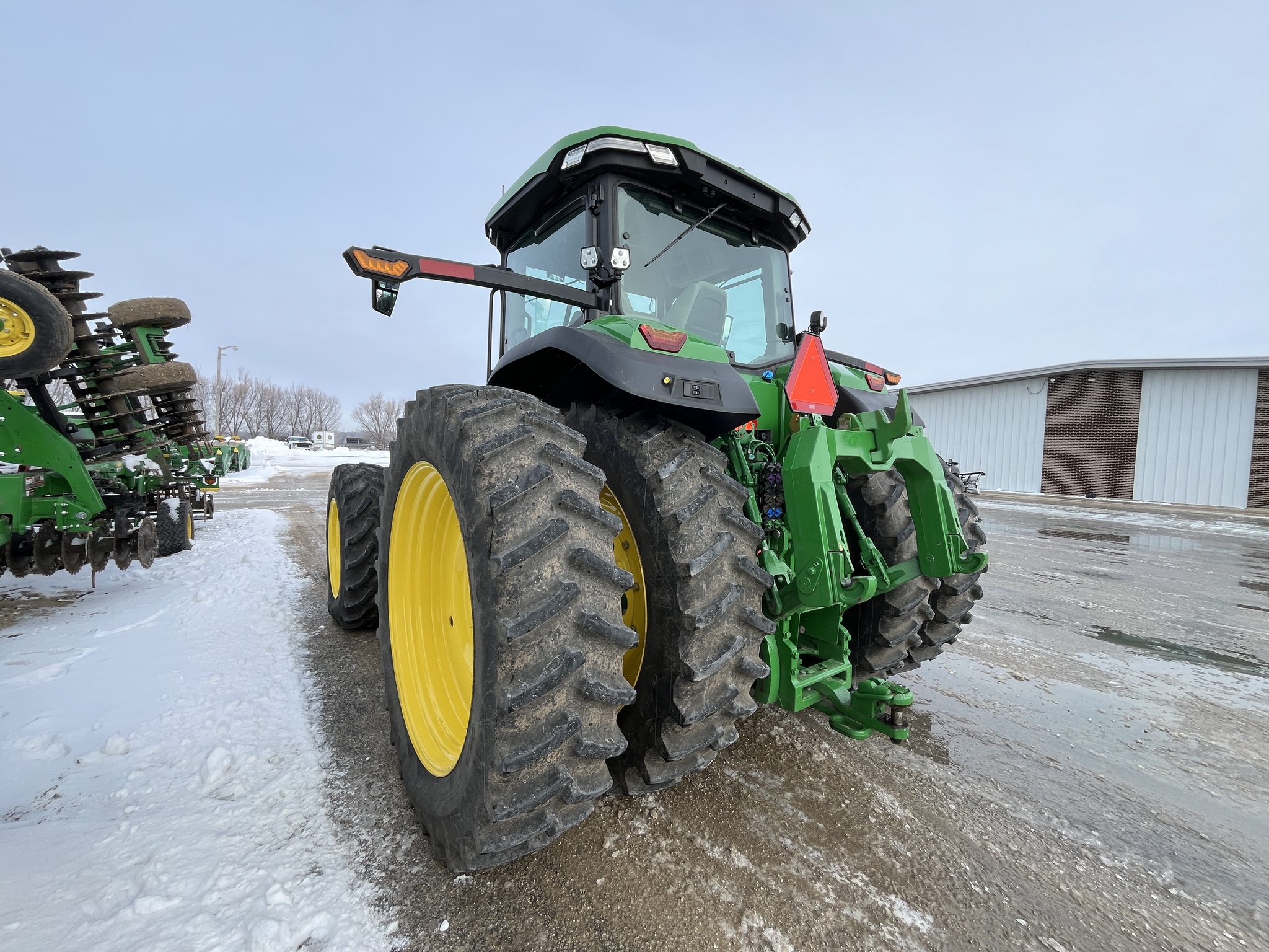  2024 John Deere 8R 370 at Heritage Tractor in Dixon, IL