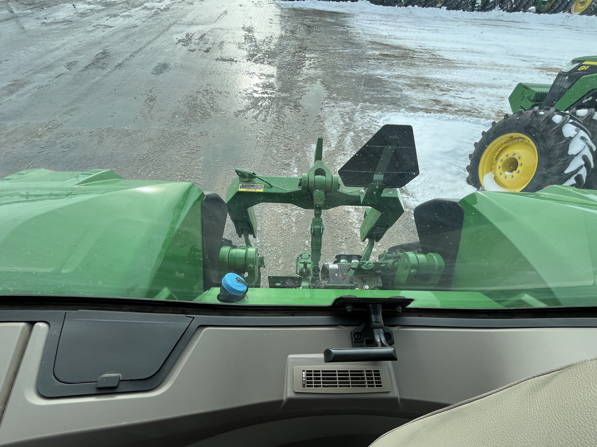  2024 John Deere 8R 370 at Heritage Tractor in Dixon, IL