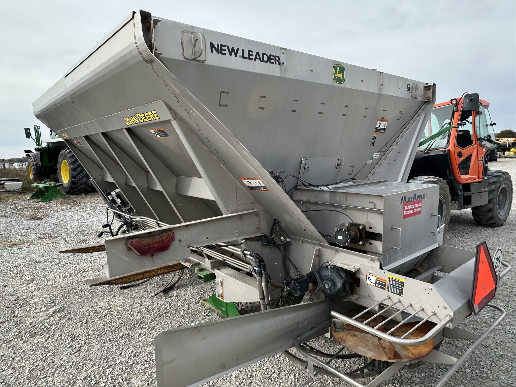 2022 John Deere DS30 Image 1