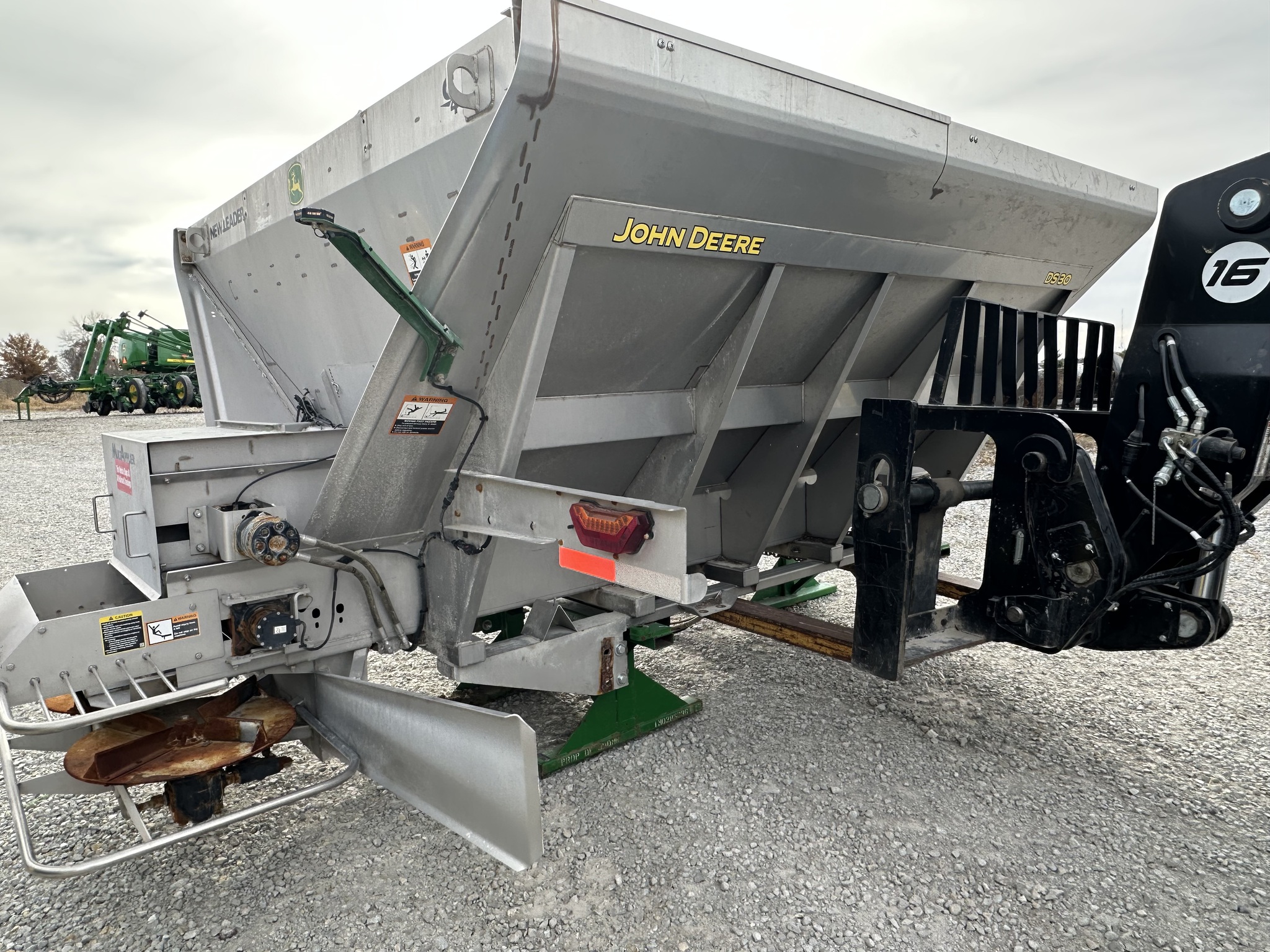 2022 John Deere DS30 Image 6