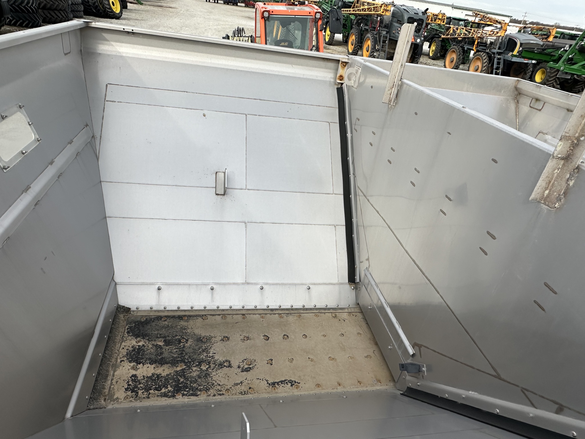 2022 John Deere DS30 Image 13