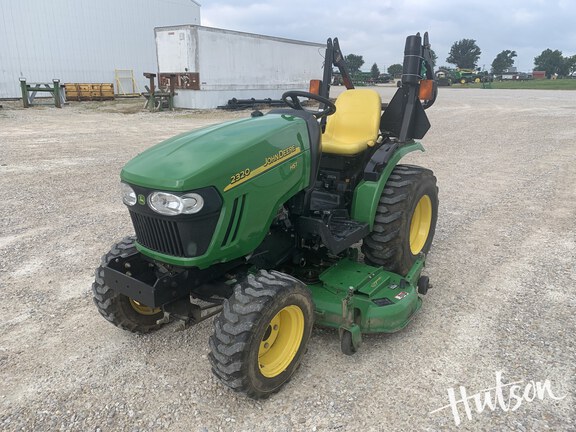 Photo of 2010 John Deere 2320