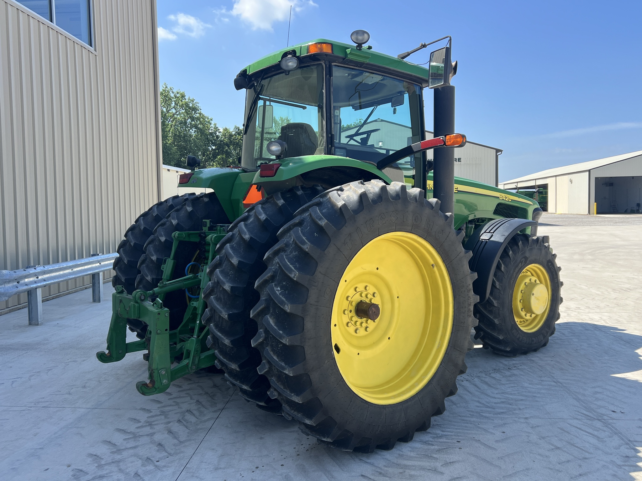 2004 John Deere 8420 Image 3