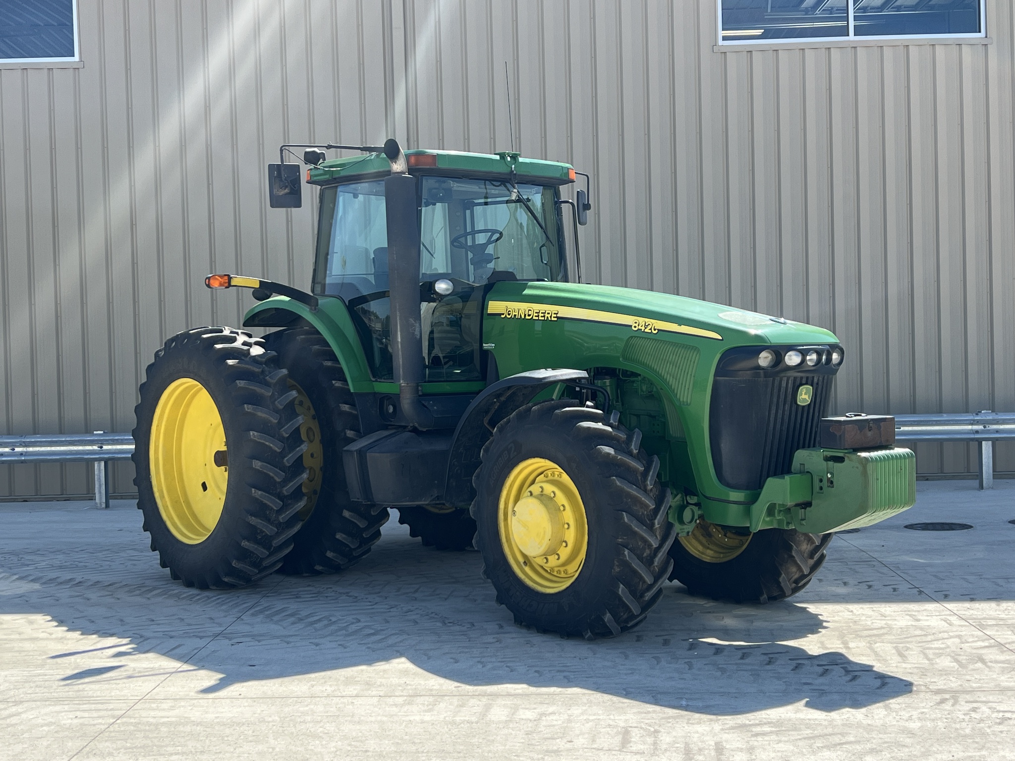 2004 John Deere 8420 Image 1