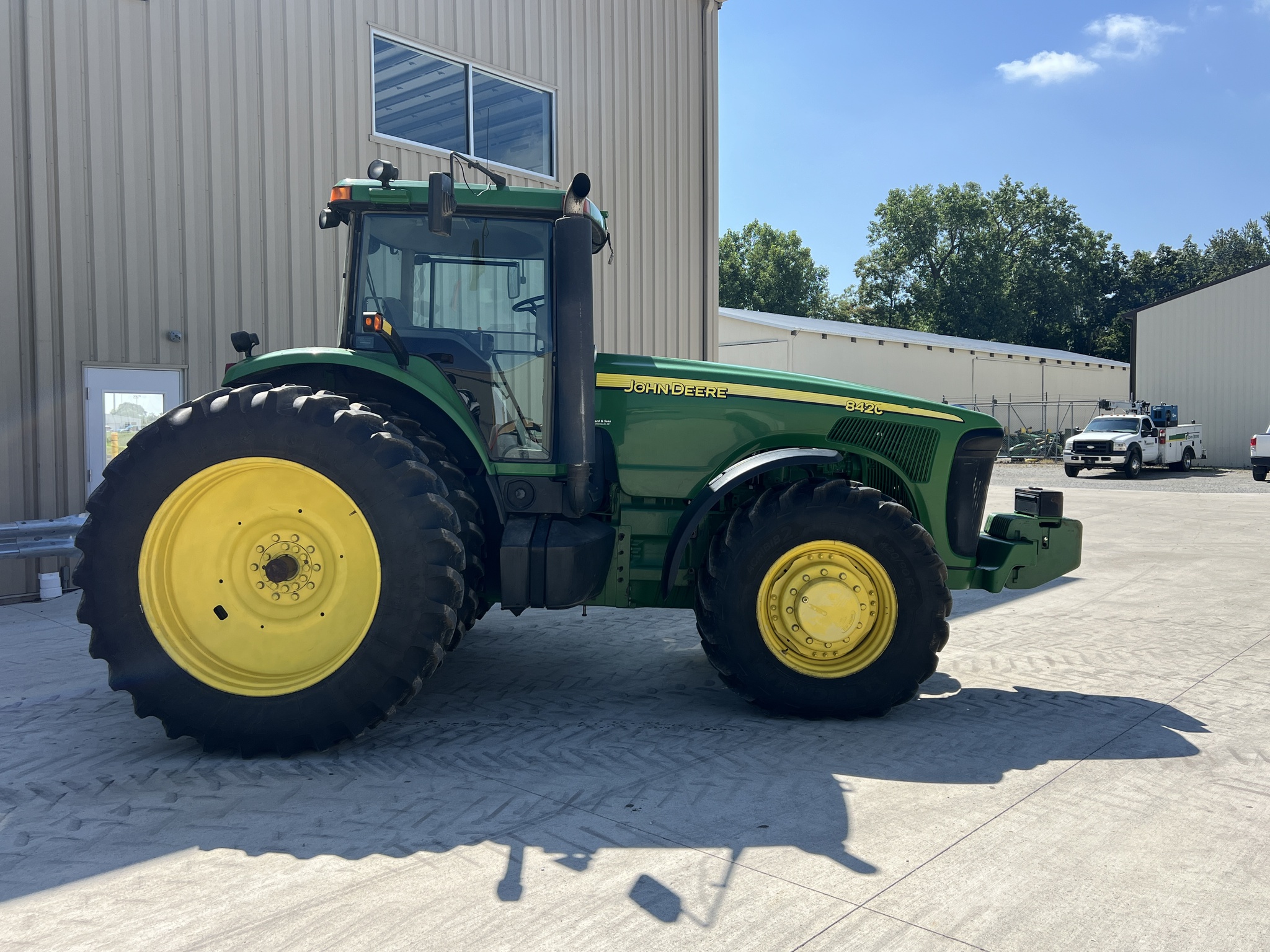 2004 John Deere 8420 Image 2