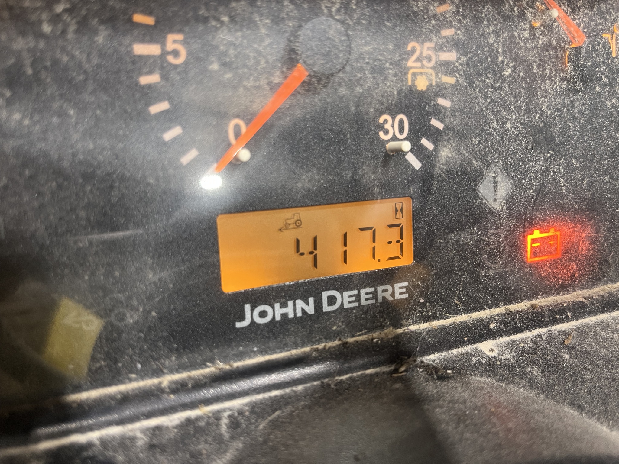 2010 John Deere 3320 Image 11