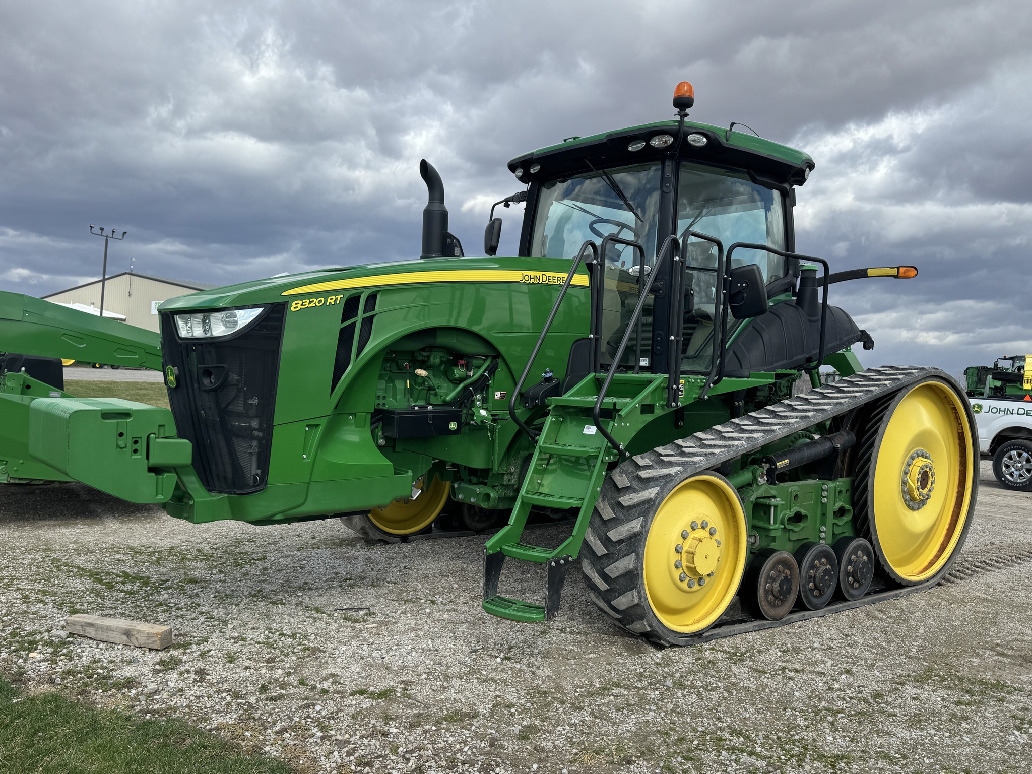 2014 John Deere 8320RT Image 1