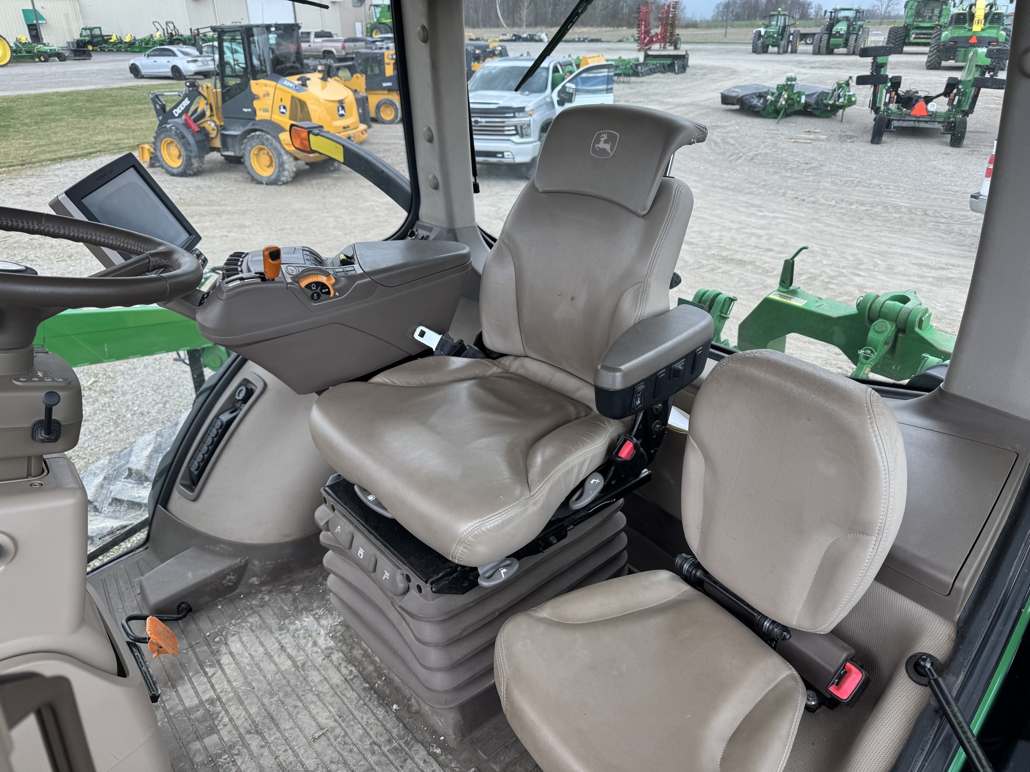 2014 John Deere 8320RT Image 8
