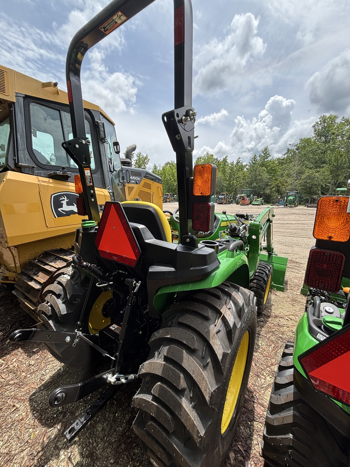 2025 John Deere 3032E Image 7