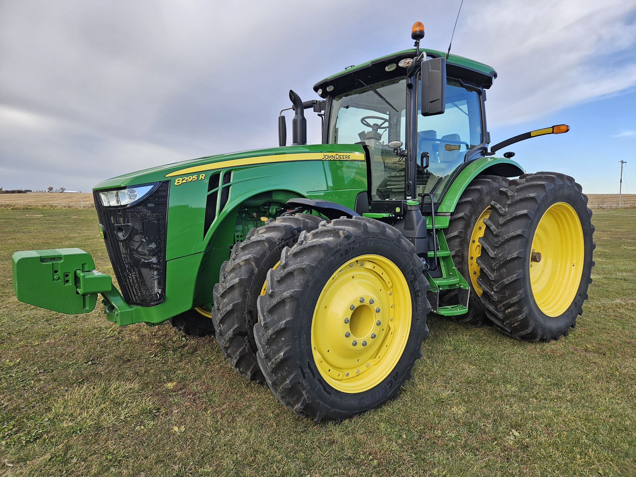 2017 John Deere 8295R Image 1