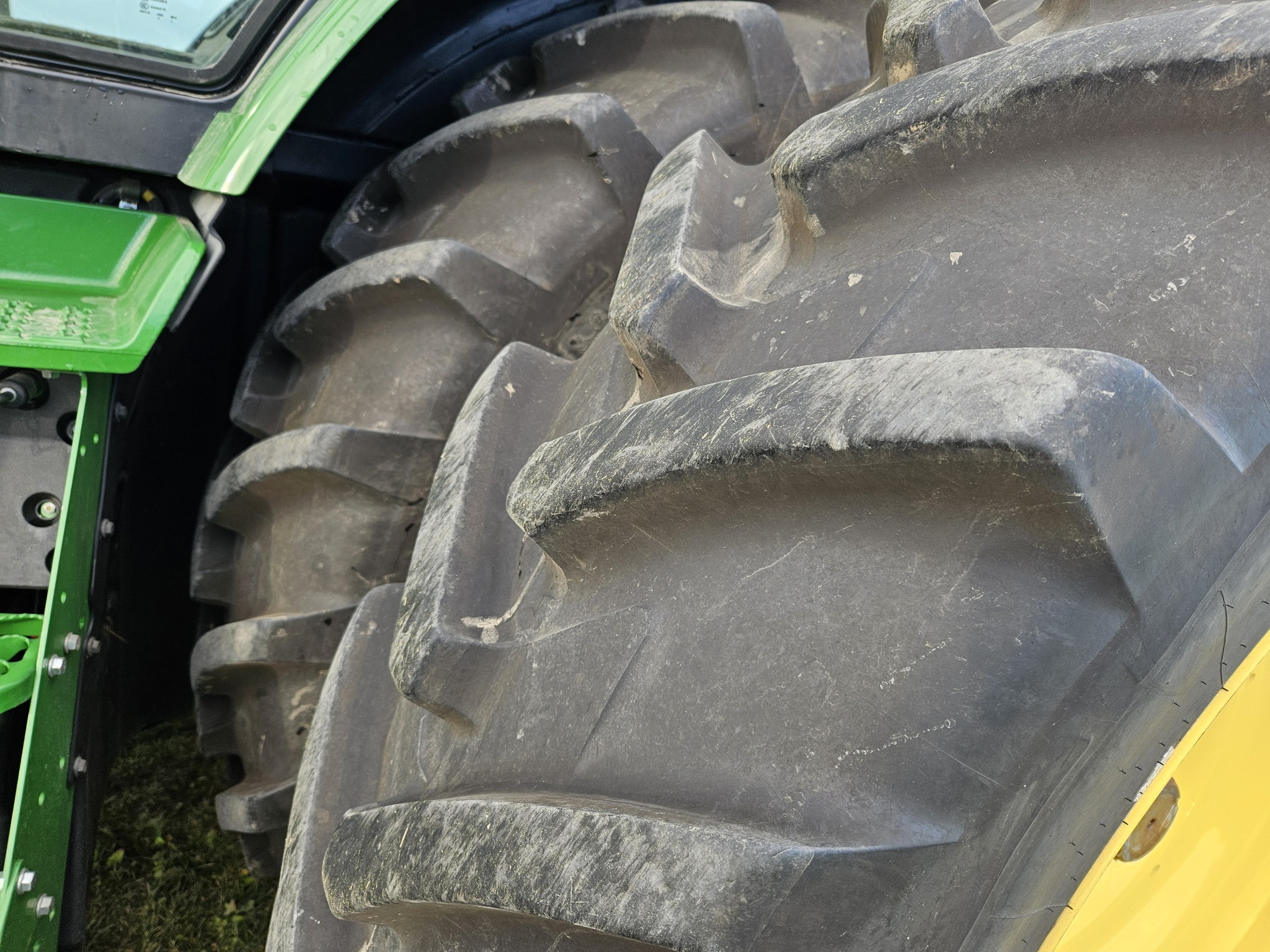 2017 John Deere 8295R Image 16