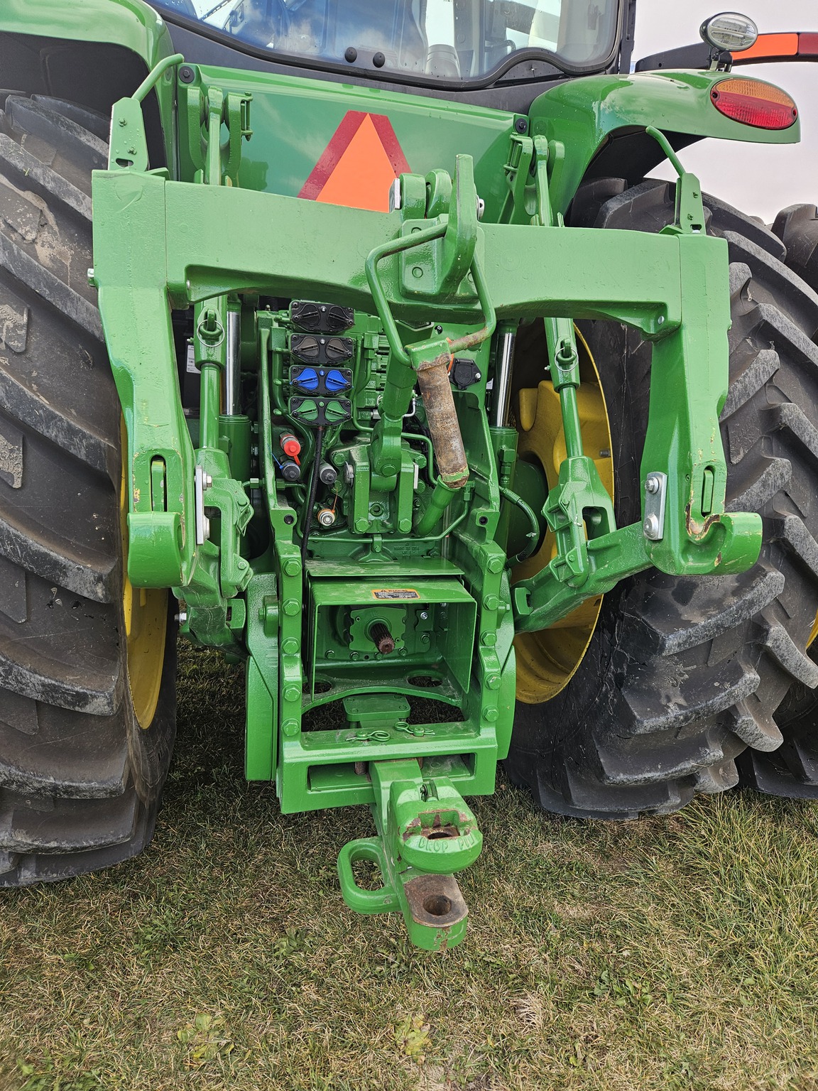 2017 John Deere 8295R Image 18